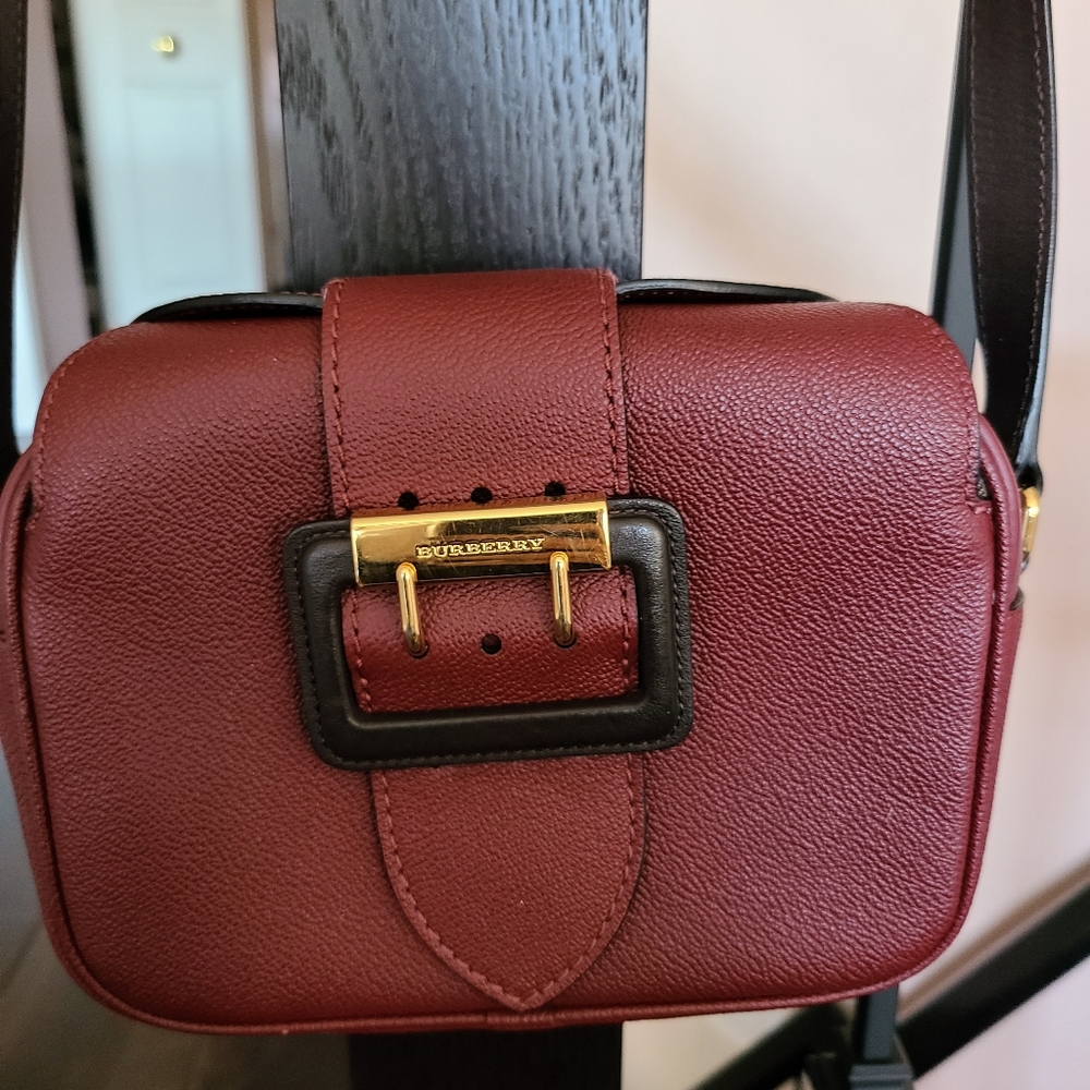 AUTHENTIC BURBERRY BAG - Picture 2 of 9